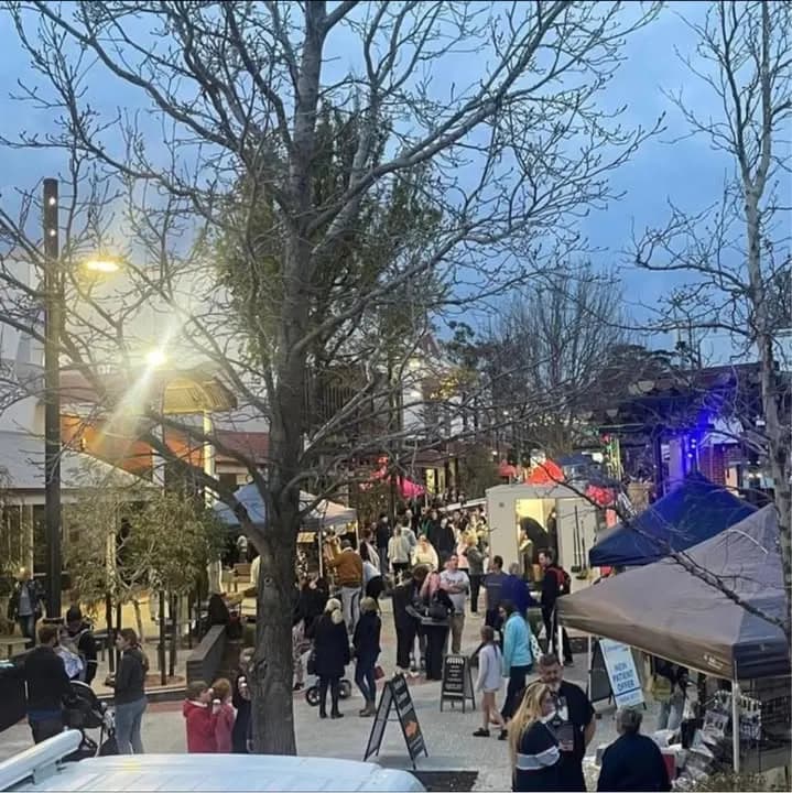Evening stalls and shoppers at the Kalamunda Night Markets